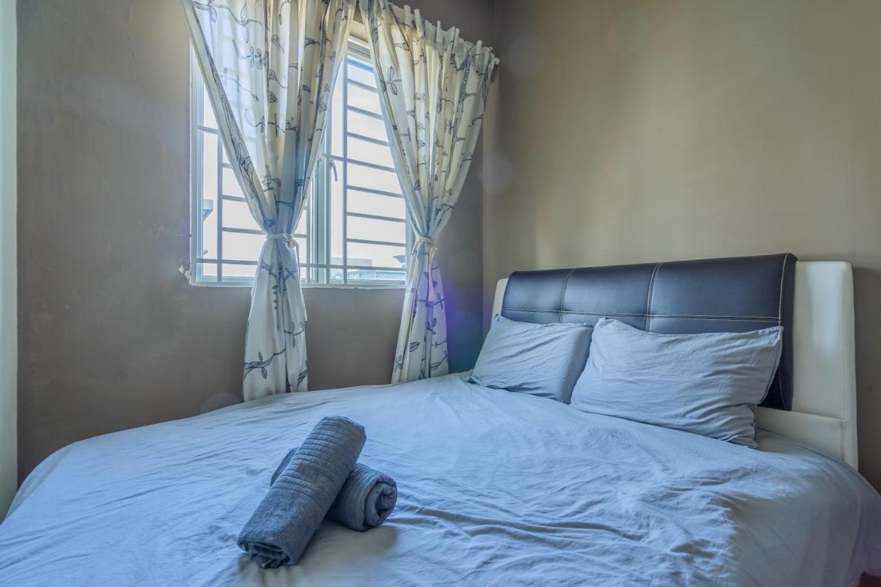Cozy 2-bedroom For 4 Pax With Pool -