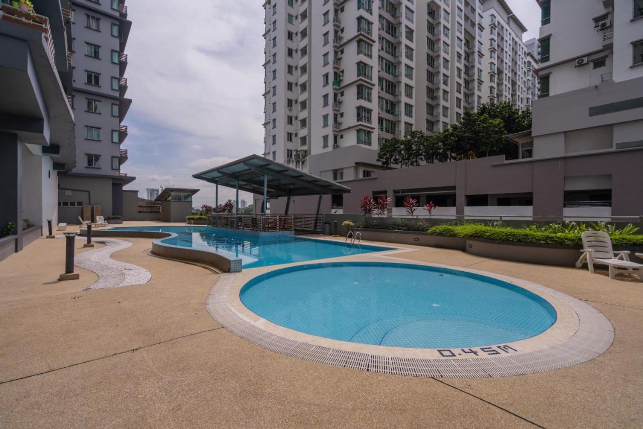 Cozy 2-bedroom For 4 Pax With Pool - *